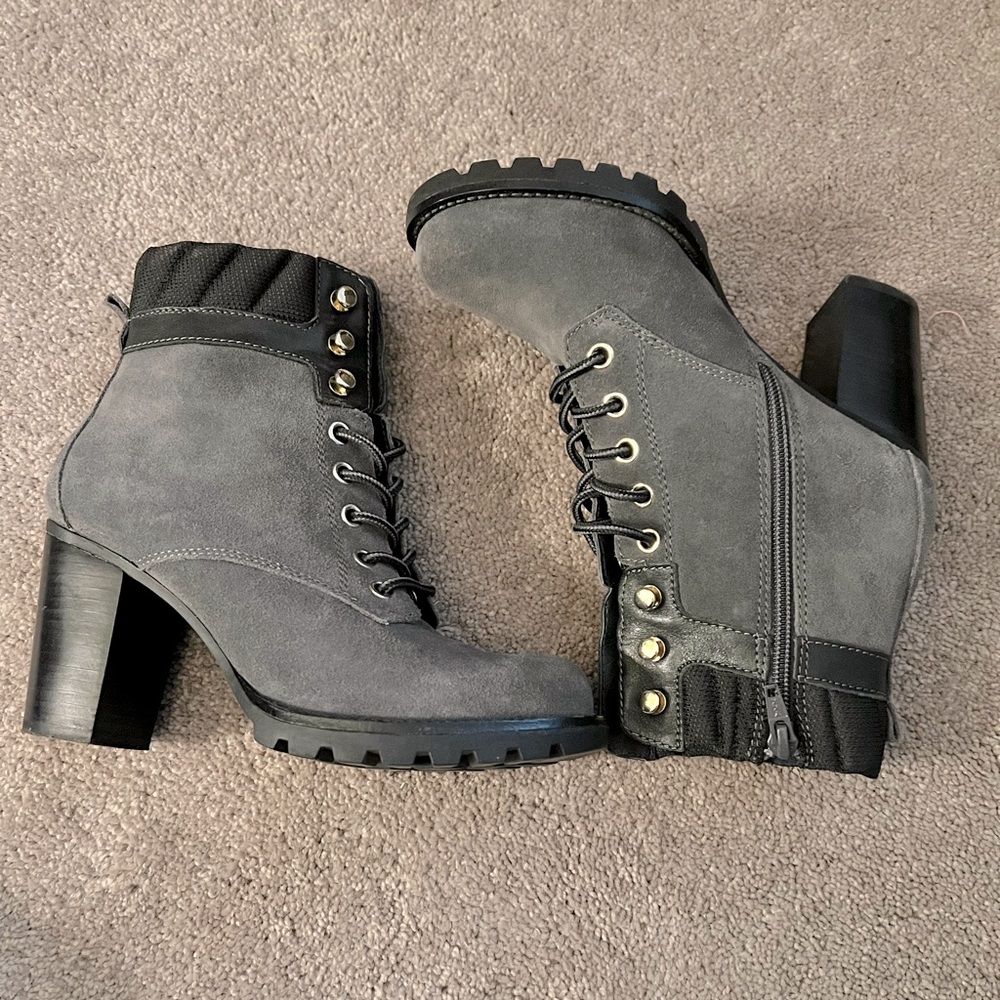 NEW Tommy Hilfiger lug sole boots